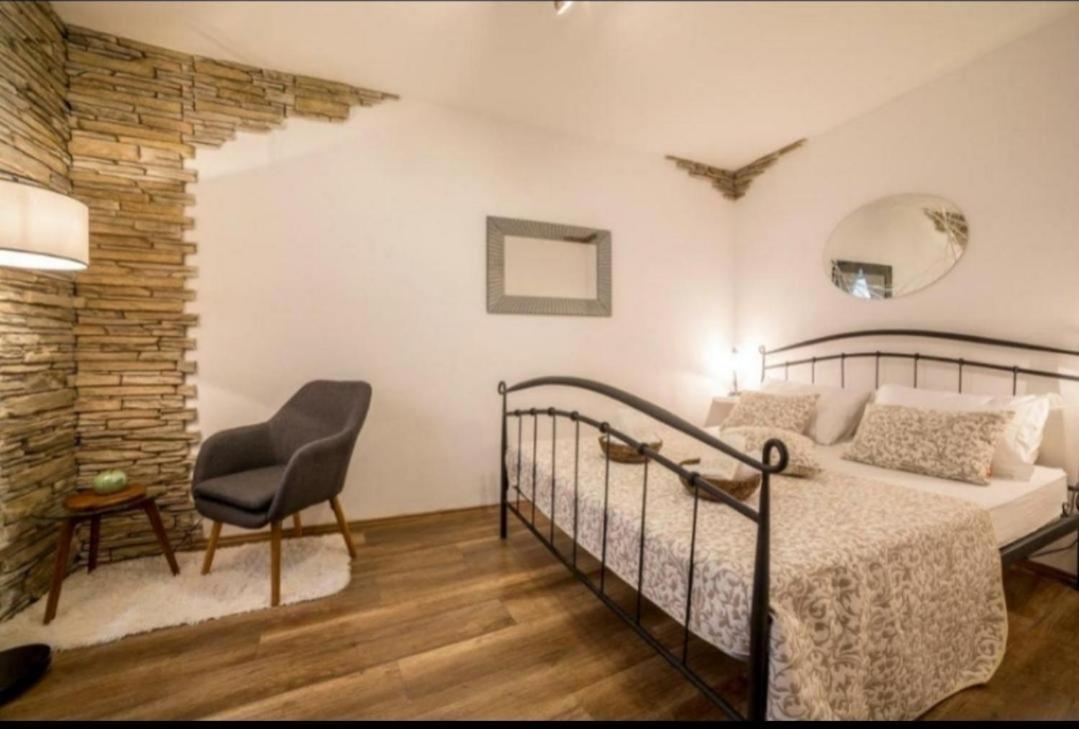 Iron Gates Apartments Split Quarto foto